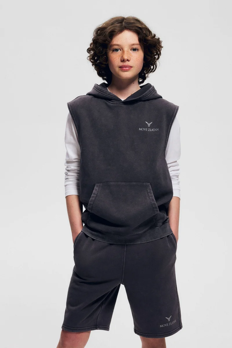 اتش اند ام شورت رياضي